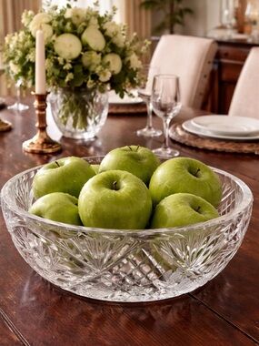 Cut glass serve ware Bowl in clear glass